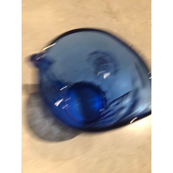 Vintage Shirley Temple creamer. Cobalt blue glass made in the 30s or 40s - Picture 3 of 4